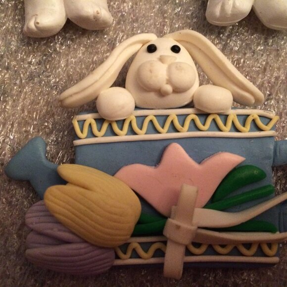 EASTER - 1980s CLAY ART Bunnykins Pins (set of 3) - Picture 5 of 7
